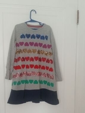 girl 8 long sleeve sequin heart design dress Mini Boden